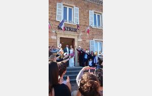 Tous nos voeux de bonheur aux jeunes mariés Pauline &amp; Manuel !