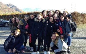 Les moins de 16 filles trouvent l’inspiration au pied du Mont Blanc